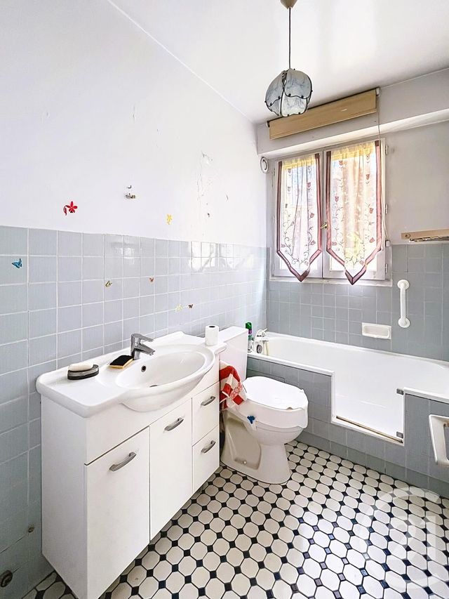 Appartement F2 à vendre - 2 pièces - 44.38 m2 - PARIS - 75014 - ILE-DE-FRANCE - Century 21 Porte D'Orléans