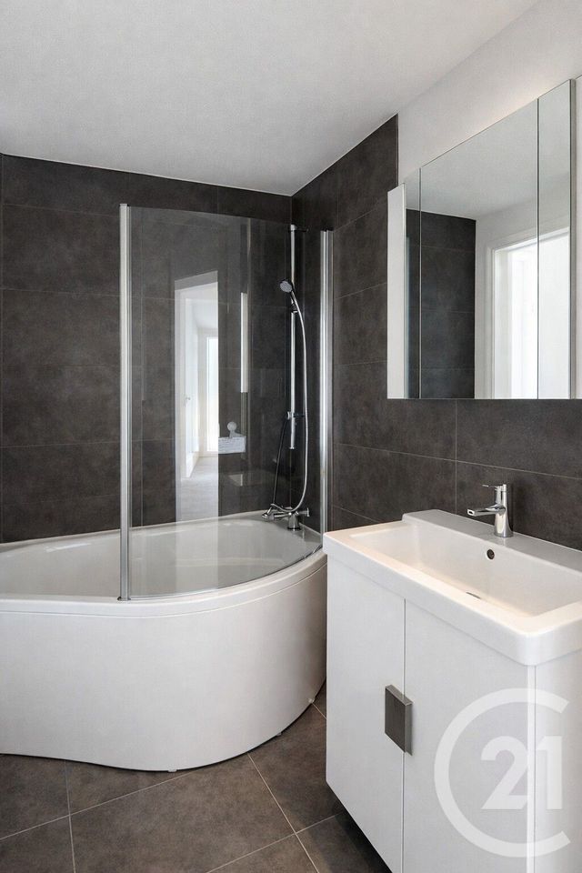 Appartement F2 à vendre - 2 pièces - 48.06 m2 - PARIS - 75014 - ILE-DE-FRANCE - Century 21 Porte D'Orléans