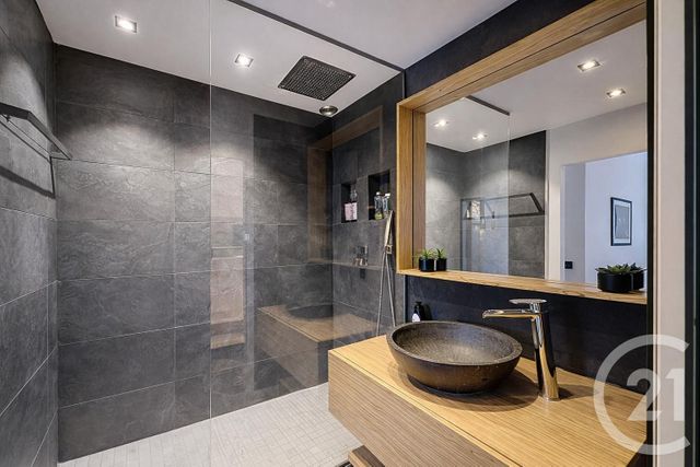 Appartement F2 à vendre - 2 pièces - 56.94 m2 - PARIS - 75014 - ILE-DE-FRANCE - Century 21 Porte D'Orléans