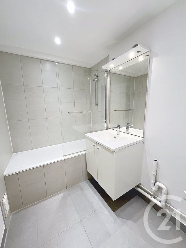 Appartement F3 à louer - 3 pièces - 61.25 m2 - PARIS - 75014 - ILE-DE-FRANCE - Century 21 Porte D'Orléans