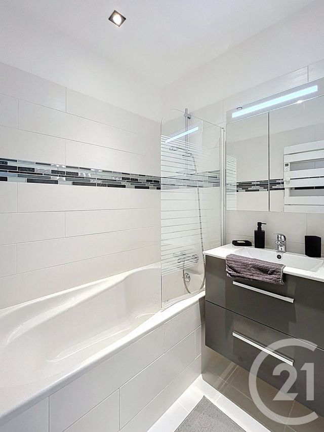 Appartement F2 à louer - 2 pièces - 48.81 m2 - PARIS - 75014 - ILE-DE-FRANCE - Century 21 Porte D'Orléans